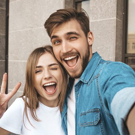 Carillas inmediatas Pareja Sonriendo clínicas Cabrera Castellón